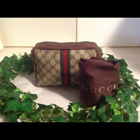 Gucci monogram clutch! - Picture 2 of 13